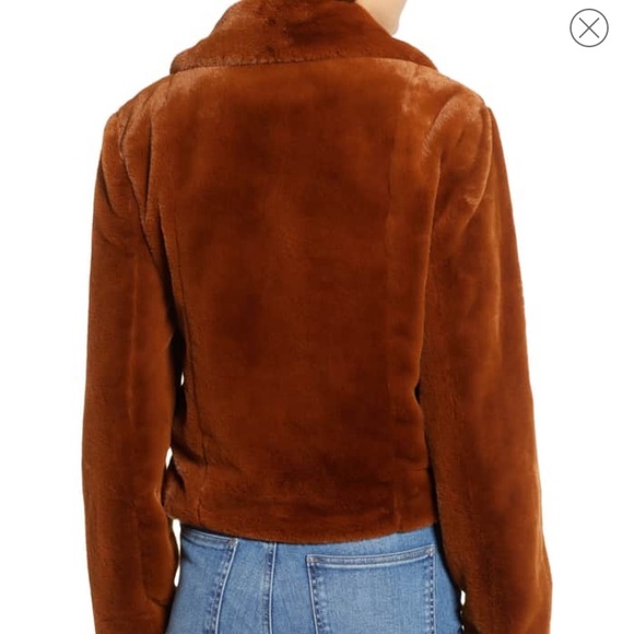 Cropped Faux Fut Jacket - Picture 2 of 6